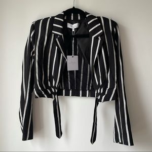 NWT L’academie crop blazer